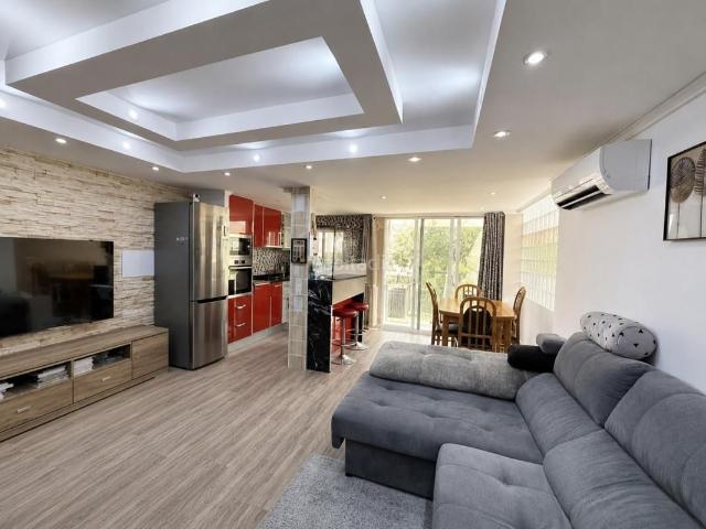 Casa adosada en venta en Torrevieja, Zona Carrefour Urbanizaciones. Casas adosadas.
