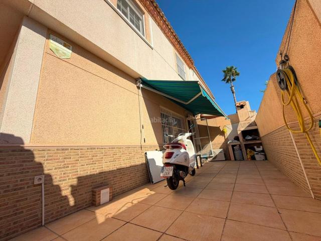 Casa adosada en venta en Torrevieja, Zona Carrefour Urbanizaciones. Casas adosadas.