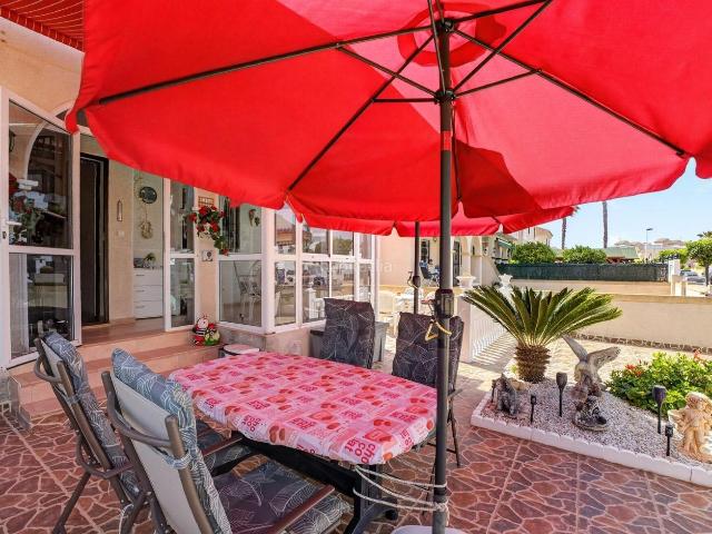 Casa adosada en venta en Torrevieja, Zona Carrefour Urbanizaciones. El Coral II, Adosado tipo Quad, 2 dormitorios, solarium privado y aparcamiento en la parcela. Casas adosadas.
