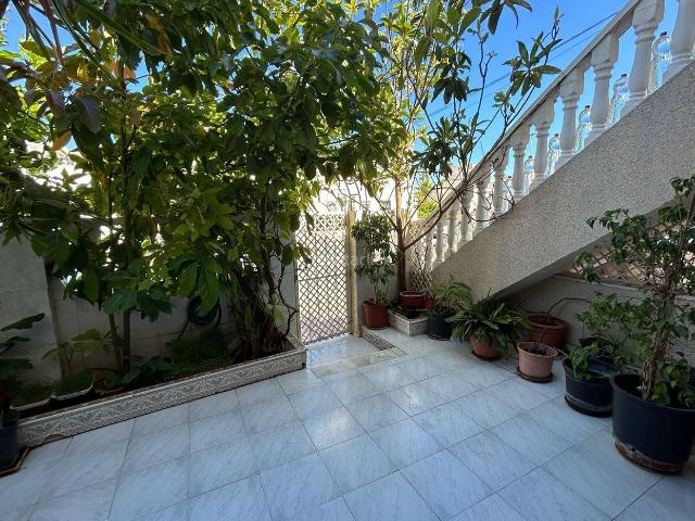 Casa adosada en venta en Torrevieja, Aguas Nuevas. Casas adosadas.