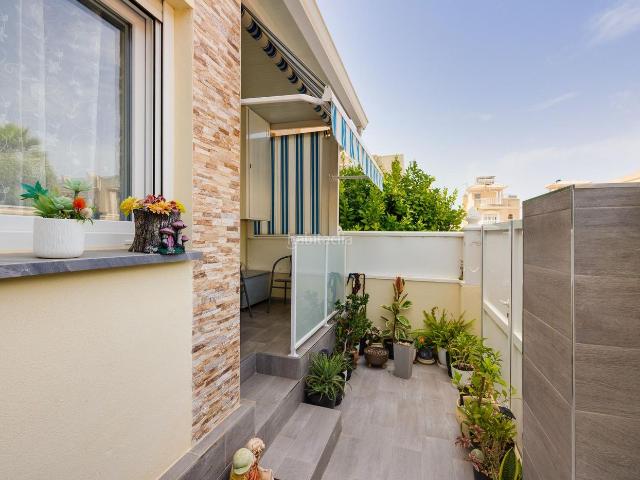 Casa adosada en venta en Torrevieja, Aguas Nuevas. Casas adosadas.