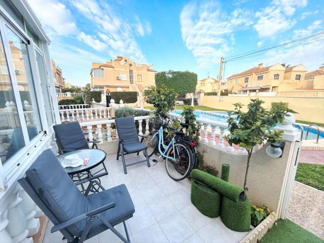 Casa adosada en venta en Torrevieja, Aguas Nuevas. Casas adosadas.