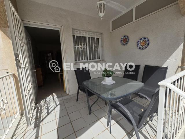 Casa adosada en venta en Torrevieja, Aguas Nuevas. Fantástico adosado con terraza privada en Torrevieja, Alicante, Costa Blanca. Casas adosadas.