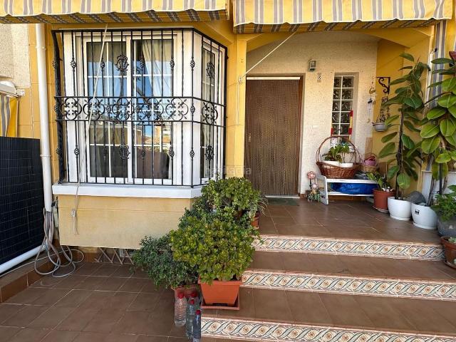 Casa adosada en venta en Torrevieja, Los Balcones Los Altos. Casas adosadas.