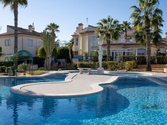 Casa adosada en venta en Torrevieja, Los Balcones Los Altos. Casas adosadas.