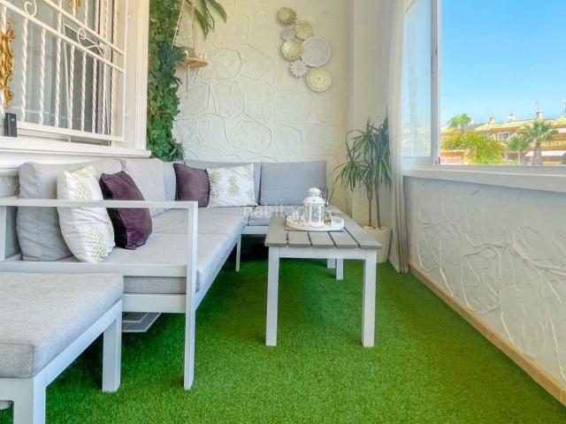 Casa adosada en venta en Torrevieja, Los Balcones Los Altos. Descubra estenbspadosado en Punta Prima donde la amplitud de sus espacios, la luz natural y las privilegiadas vistas al mar crean. Casas.