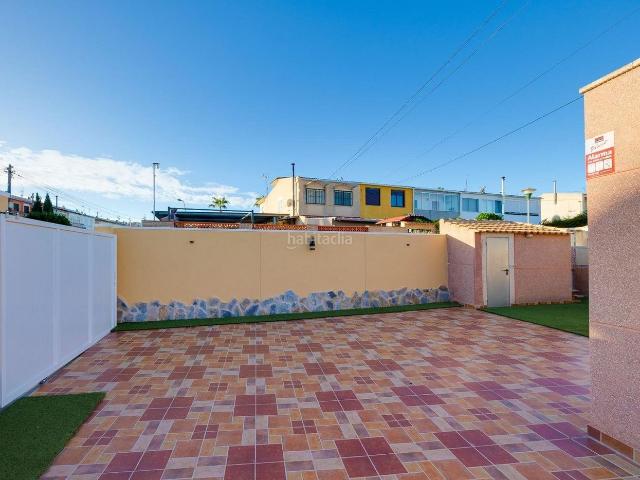 Casa adosada en venta en Torrevieja, Los Balcones Los Altos. Encantadora casa adosada con un amplio terreno!. Casas adosadas.