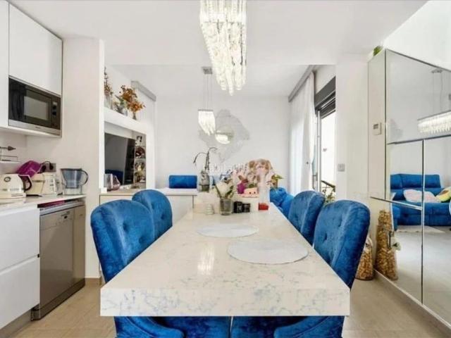 Casa adosada en venta en Torrevieja, Los Balcones Los Altos. Esta hermosa casa de dos plantas con tres dormitorios en el complejo Homes Punta Prima 2 es el lugar perfecto para vivir y relajar. Casas.