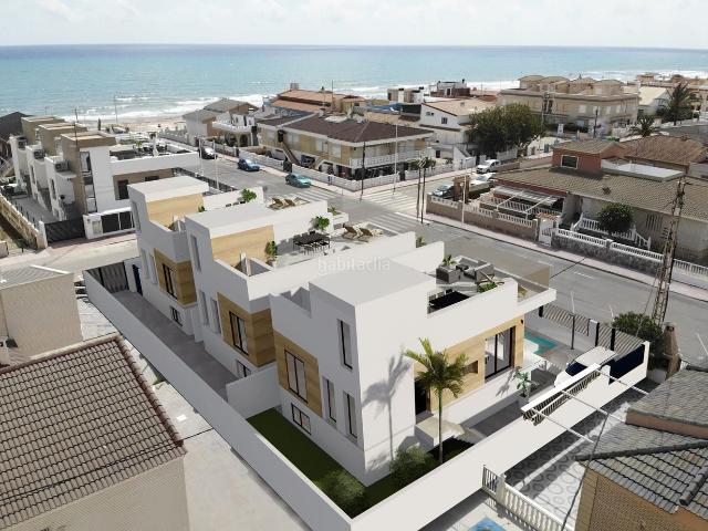 Casa adosada en venta en Torrevieja, Los Europeos. Casas adosadas.