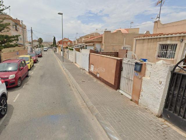 Casa adosada en venta en Torrevieja, Nueva Torrevieja. Casas adosadas.