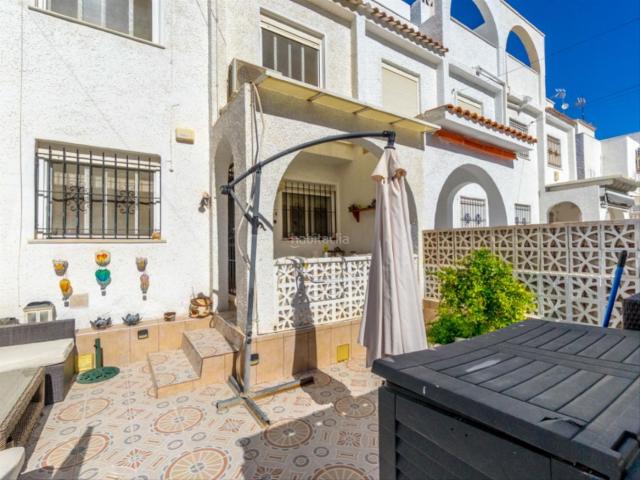Casa adosada en venta en Torrevieja, Nueva Torrevieja. SOLEADA CASA ADOSADA EN CALAS BLANCAS. Casas adosadas.