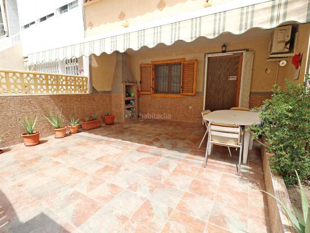 Casa adosada en venta en Torrevieja, Playa de los Náufragos. ADOSADO DE ESQUINA JUNTO AL MAR. Casas adosadas.
