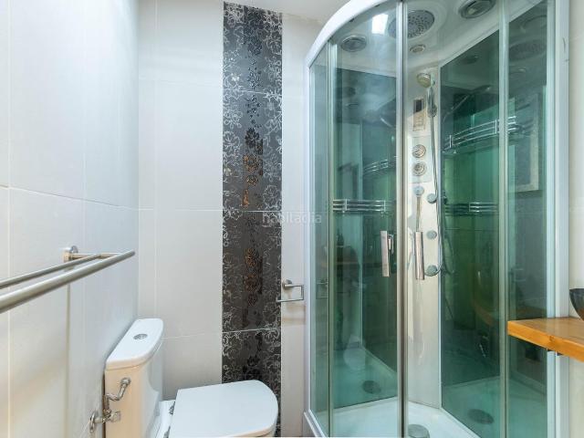 Casa adosada en venta en Torrevieja, Playa de los Náufragos. Vivienda Triplex con Solarium a 75m de la playa. Casas adosadas.