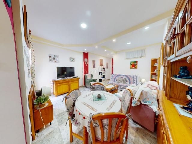 Casa adosada en venta en Torrevieja, Puerto Deportivo. Casa Chalet Adosado en venta Calle San Pascual 37. Casas adosadas.