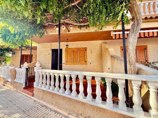 Casa adosada en Venta en Torre de la Horadada