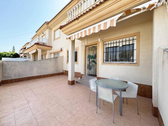 Casa adosada en Venta en Torre de la Horadada