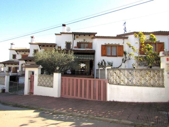 Casa adosada en Venta en Torre Valentina Mas Vilar de La Mutxada Treumal