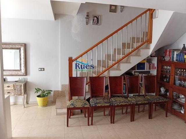 Casa adosada en venta en Torreblanca. Elegante adosado en playas de Torreblanca. Casas adosadas.