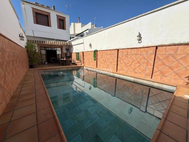 Casa adosada en Venta en Torredonjimeno