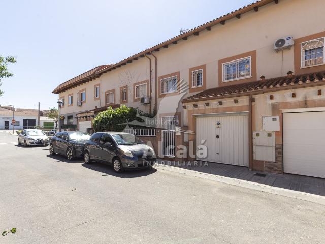 Casa adosada en venta en Torrejón del Rey. Descubre este Chalet Adosado en Torrejón del Rey Guadalajara, a 20 minutos de Alcala de Henares y bien comunicado con El Corred. Casas adosadas Torrejón.
