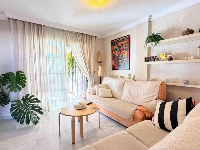 Casa adosada en venta en Torremolinos, El Pinillo. Encantador Adosado en La Leala El Saltillo, Torremolinos. Casas adosadas.