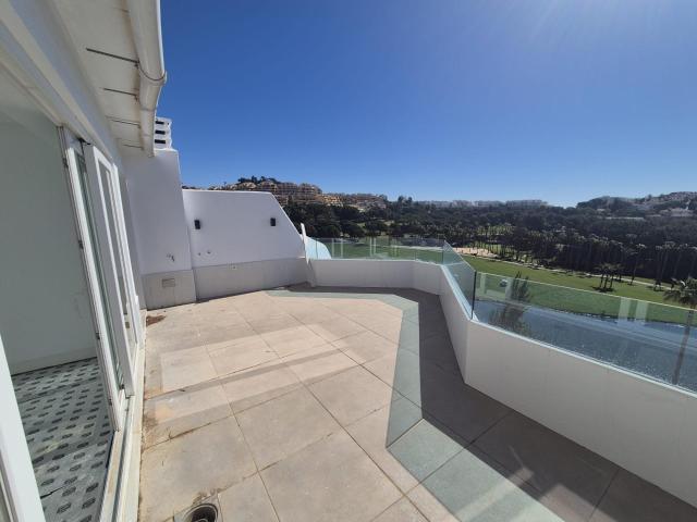 CASA ADOSADA EN VENTA EN TORREQUEBRADA GOLF