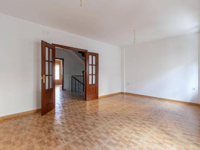 Casa adosada en Venta en Torres