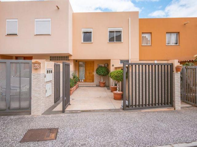 Casa adosada en Venta en Torviscas Centro y Alto