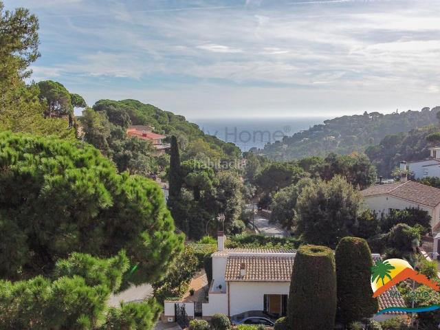 Casa adosada en venta en Tossa de Mar, Santa Maria de Llorell Costa Brava. R02310 CASA ADOSADA CON VISTAS AL MAR EN SANTA MARÍA DE LLORELL, TOSSA DE MAR SANTA MARIA DE LLORELL. Casas adosadas Tossa.