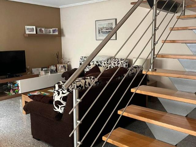 Casa adosada en Venta en Tauste