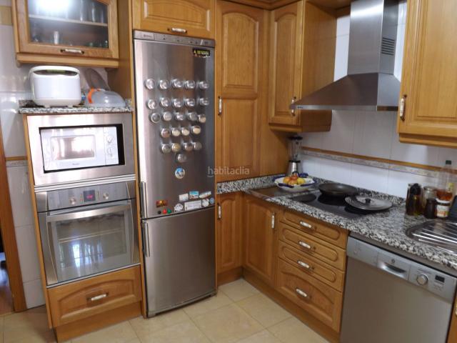 Casa adosada en venta en Talavera de la Reina, Hospital Nuevo Centro. CHALET 315 m² GARAJE 120 m² PARA 4 COCHES FRENTE AL HOSPITAL. Casas adosadas Talavera de la.