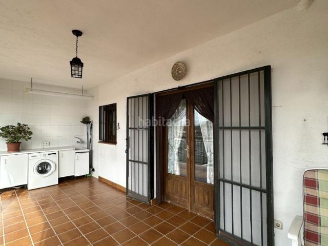 Casa adosada en venta en Talavera de la Reina, Ribera del Tajo. Casa reformada con patio, terraza y muchas posibilidades. Casas adosadas Talavera de la.