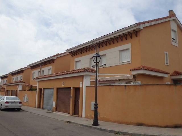 Casa adosada en Venta en Talavera la Nueva