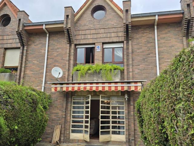 Casa adosada en Venta en Tanos