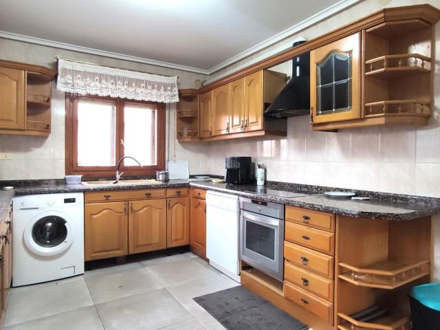 Casa adosada en venta en Tardajos. Increíble Adosado en Tardajos y con una nave en la misma parcela!. Casas adosadas.
