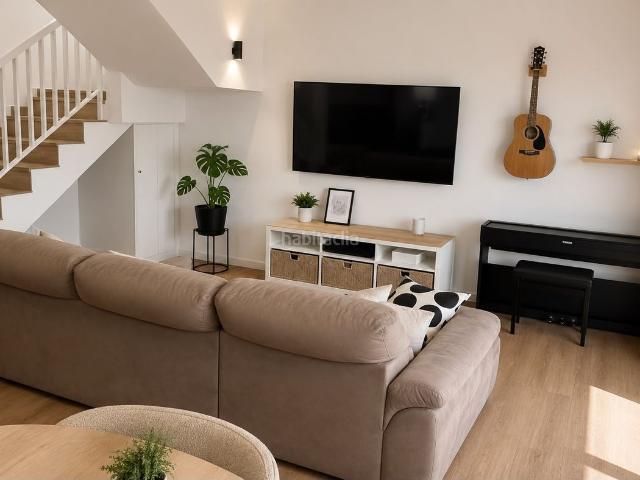 Casa adosada en venta en Teguise, Costa Teguise. Vivienda semi nueva a la venta en Costa Teguise. Casas adosadas.