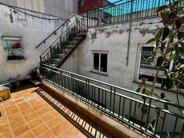 Casa adosada en venta en Terrassa, Can Palet. ZONA CAN PALET: CASA DE PUEBLO + 5 HABS. + TERRAZZA + ASCENSOR + PARKING. Casas adosadas.