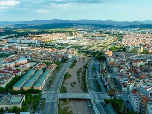 Casa adosada en venta en Terrassa, de 280 m² 3 habitaciones por 362.700