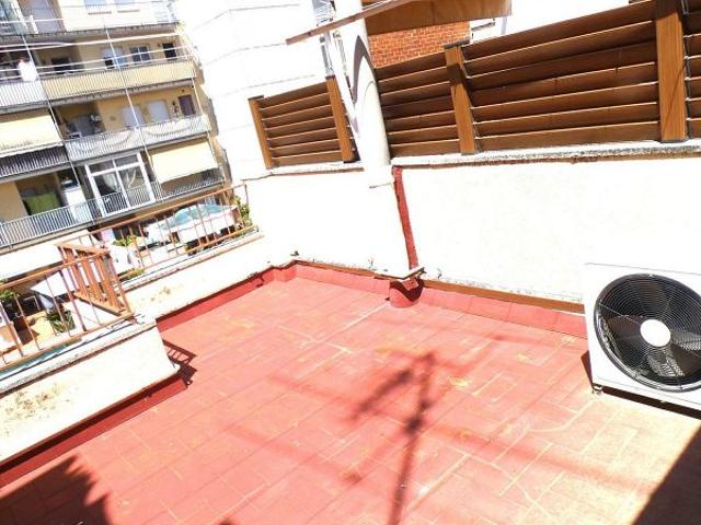 Casa adosada en venta en Terrassa, de 445 m² por 296.000