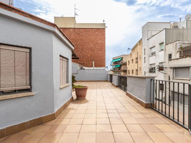 Casa adosada en venta en Terrassa, La Maurina. Amplia y luminosa casa adosada de 5 dormitorios en Terrassa. Casas adosadas.