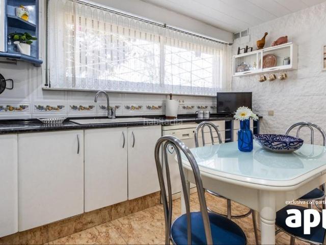 Casa adosada en venta en Terrassa, Les Arenes La Grípia Can Montllor. FALGUERAS IMMOBILIARIA VENDE CASA UNIFAMILIAR CON JARDIN Y GARAJE PROVADO EN LA GRIPIA. Casas adosadas.