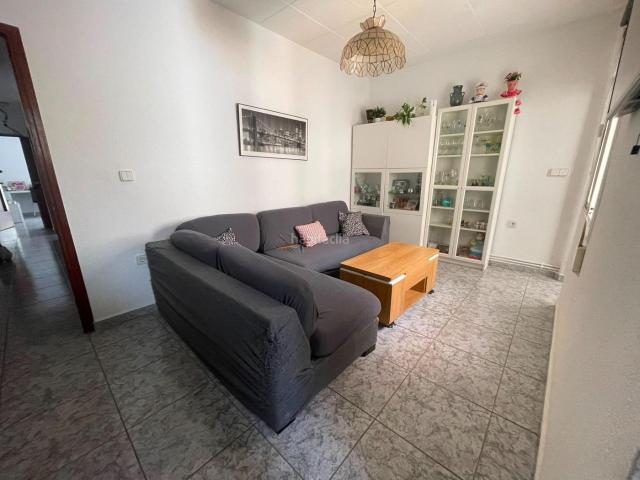 Casa adosada en venta en Terrassa, Poble Nou. SE VENDE CASA ADOSADA UNIFAMILIAR EN TERRASSA, ZONA POBLE NOU. Casas adosadas.