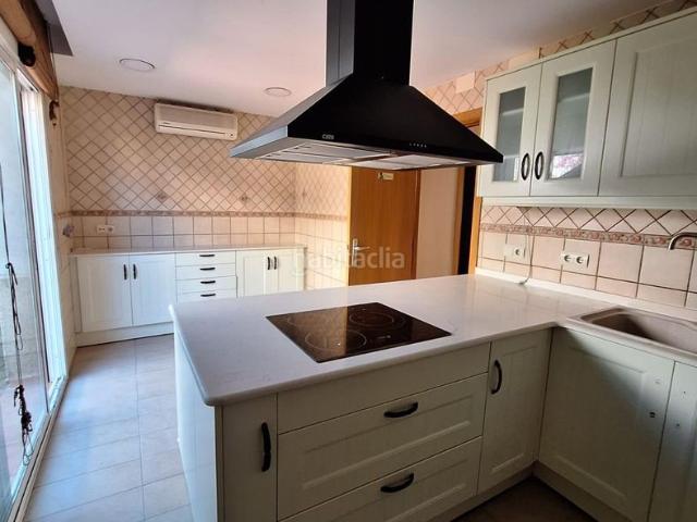 Casa adosada en venta en Terrassa, Roc Blanc. CASA ADOSADA EN SAN ROC. Casas adosadas.