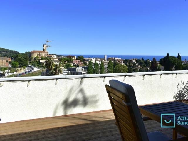 Casa adosada en Venta en Tiana