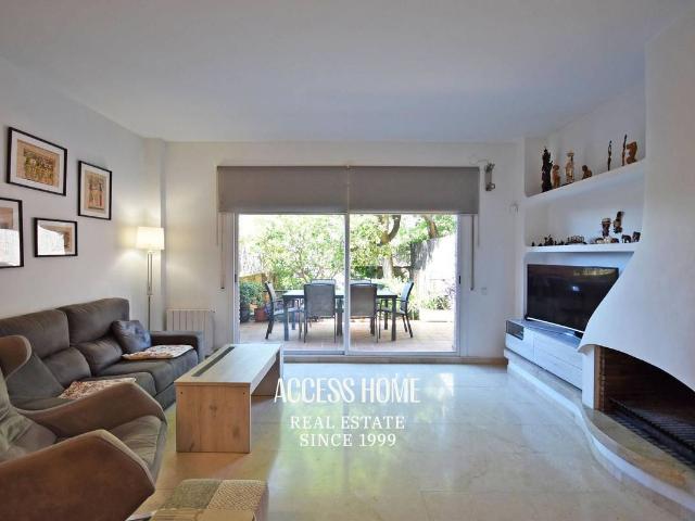 Casa adosada en Venta en Tiana