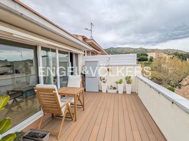 Casa adosada en venta en Tiana, de 166 m² 4 habitaciones por 720.000