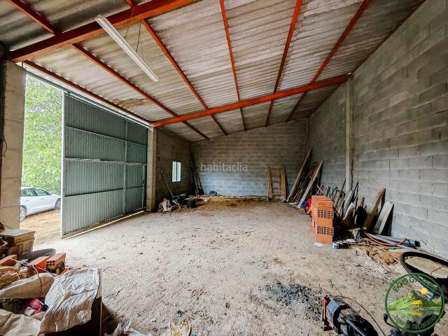 Casa adosada en venta en Trabadelo. Se vende antigua casona de piedra en la montaña berciana. Casas adosadas.