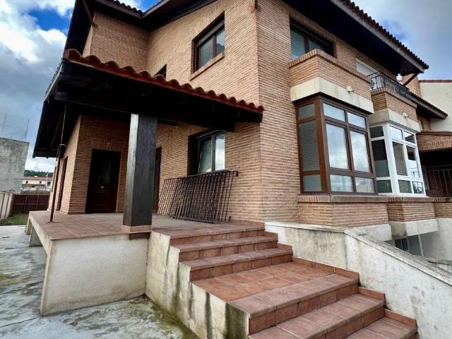 Casa adosada en Venta en Traspinedo