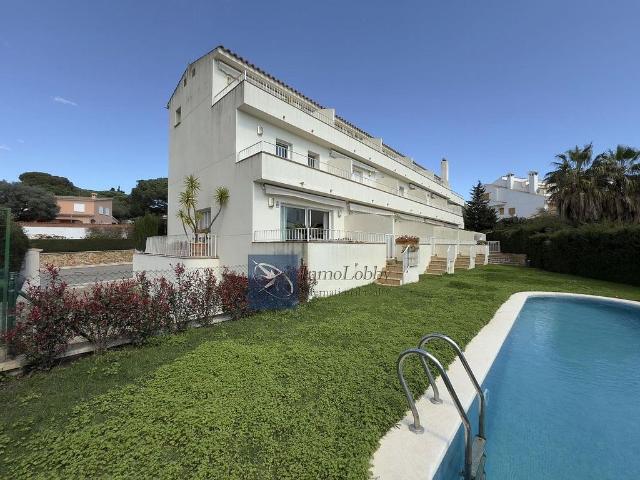Casa adosada en venta en travesía Pinell, Castell Platja d´Aro, de 98 m² 3 habitaciones por 530.000