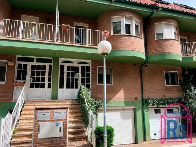 Casa adosada en Venta en Trobajo del Camino